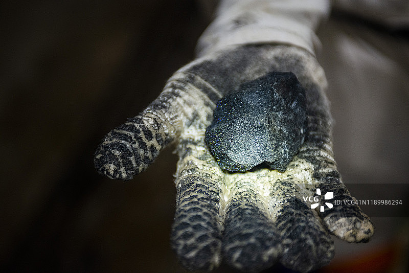 原铂矿石图片素材