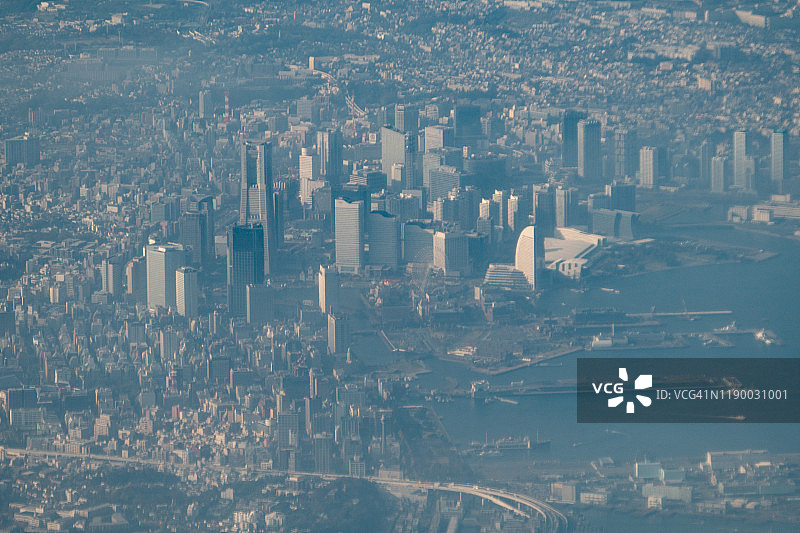 飞机航拍的日本神奈川县横滨市图片素材