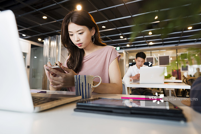 关闭手机，开始新项目图片素材