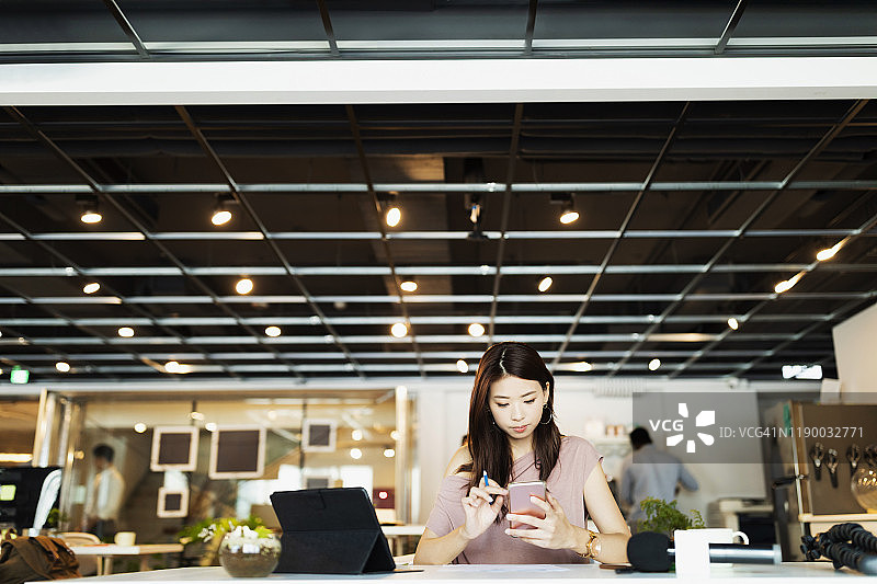 现代科技赋能图片素材