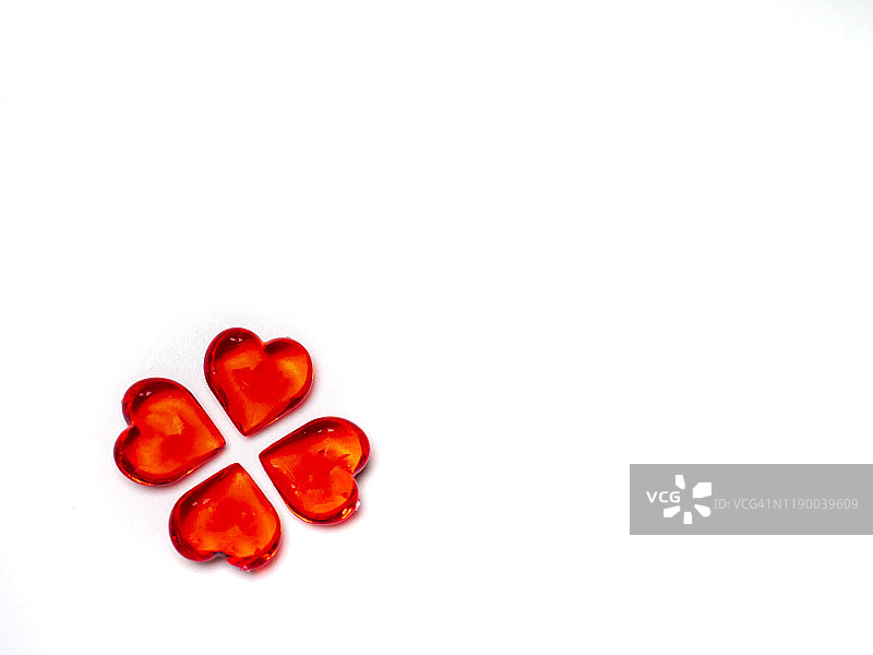 红色四叶草图片素材