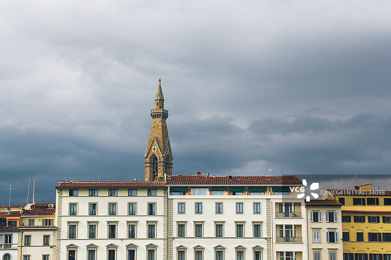 圣十字大教堂的钟楼图片素材