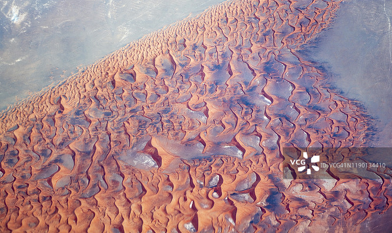 沙特阿拉伯沙漠的鸟瞰图图片素材