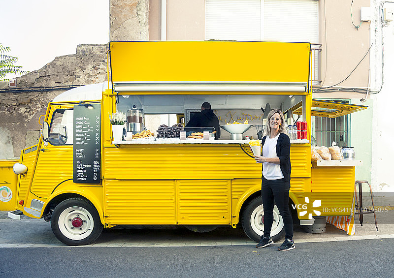 西班牙油条餐车图片素材