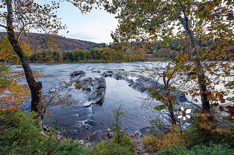 谢南多厄河的日落图片素材