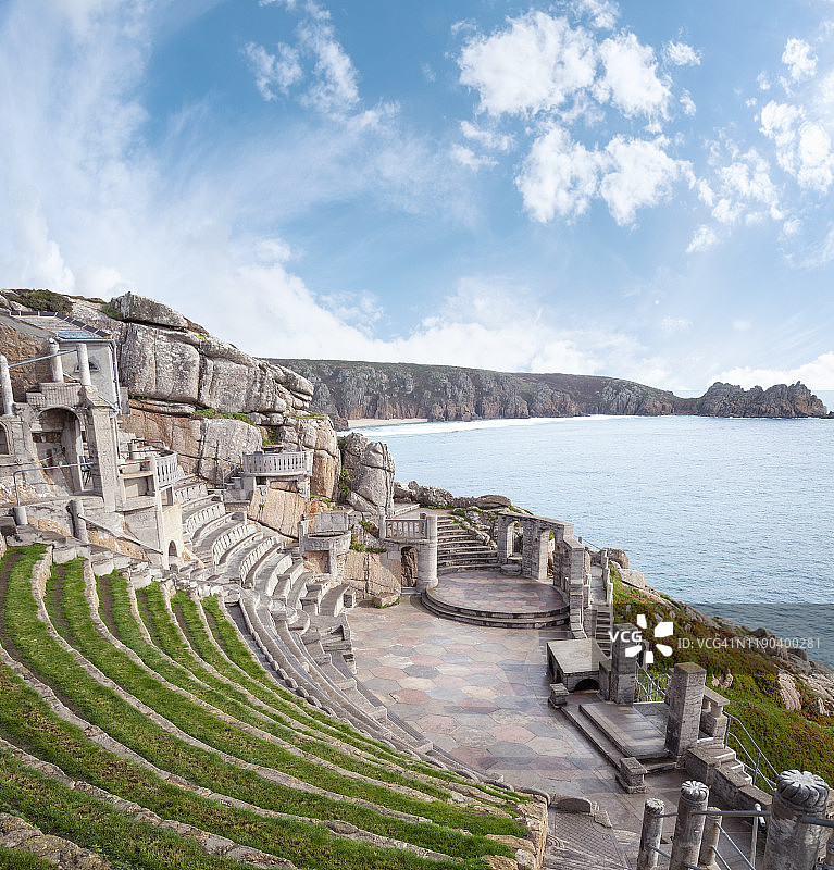 从英国康沃尔郡观看米纳克剧院图片素材