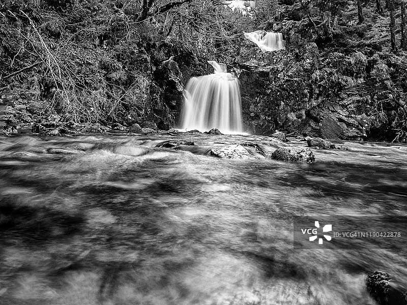 阿凯格湖的伊斯-恰艾格瀑布图片素材