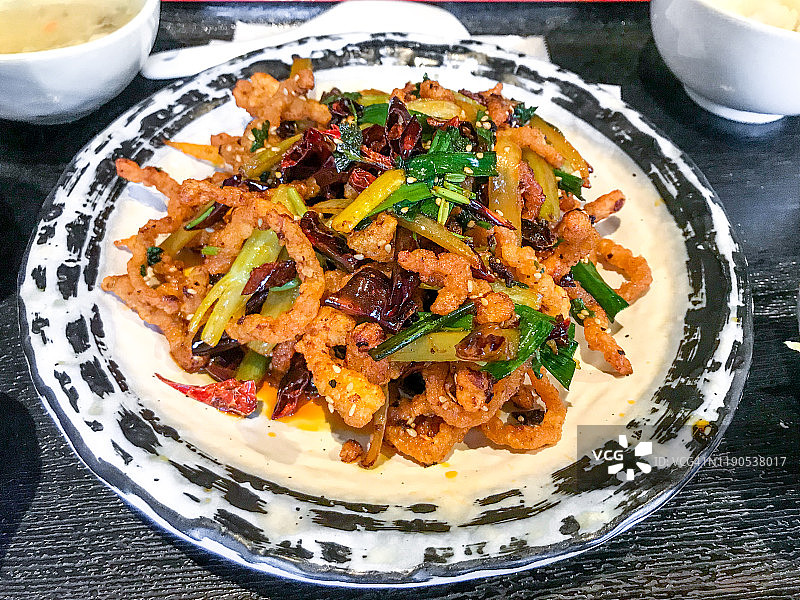 横滨午餐，传统川菜干煸牛肉丝图片素材