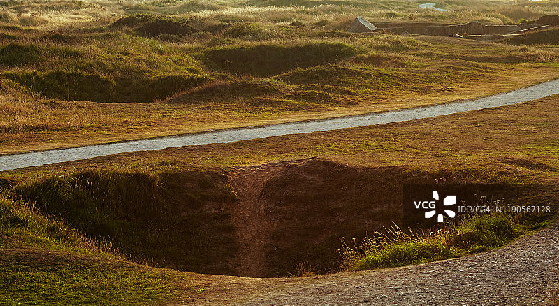 炸弹孔图片素材