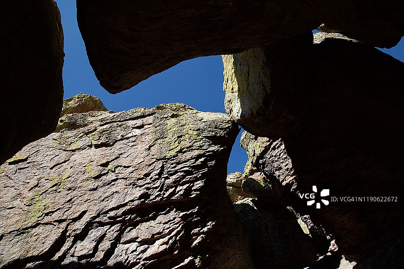流纹岩岩层图片素材