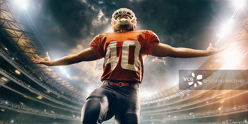 比赛中的橄榄球运动员图片素材
