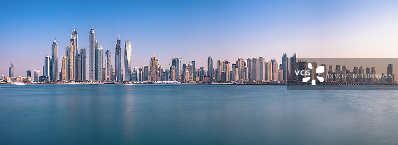 迪拜码头天际线，阿拉伯联合酋长国迪拜图片素材