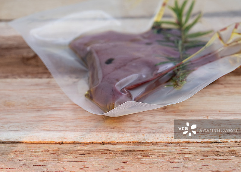 狍子肉真空包装图片素材