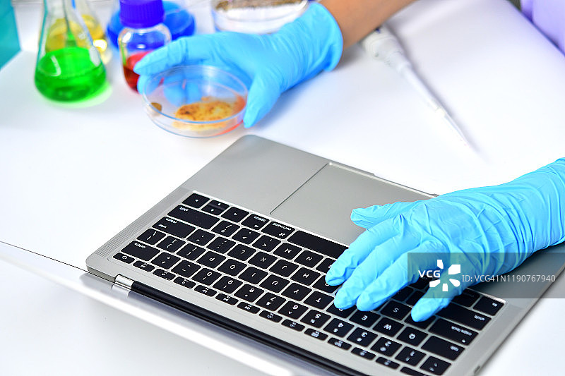 实验室实验报告分析撰写图片素材