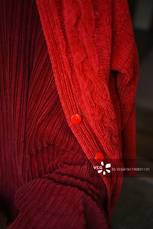 红色布上的红色毛衣图片素材