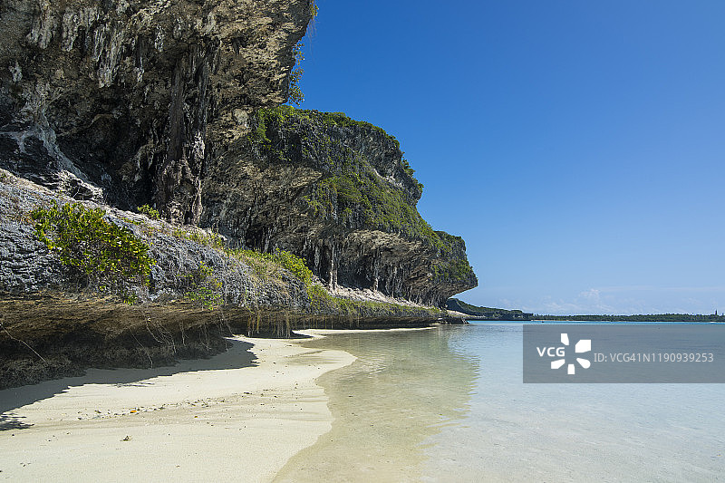 奥韦阿岛莱基尼灰色悬崖，忠诚群岛，新喀里多尼亚图片素材