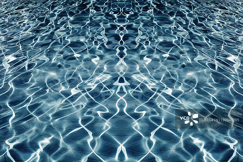 游泳池中的水图片素材