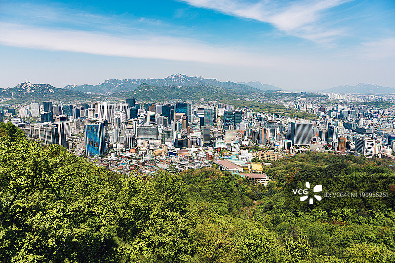 从韩国首尔南山公园看到的城市景观图片素材
