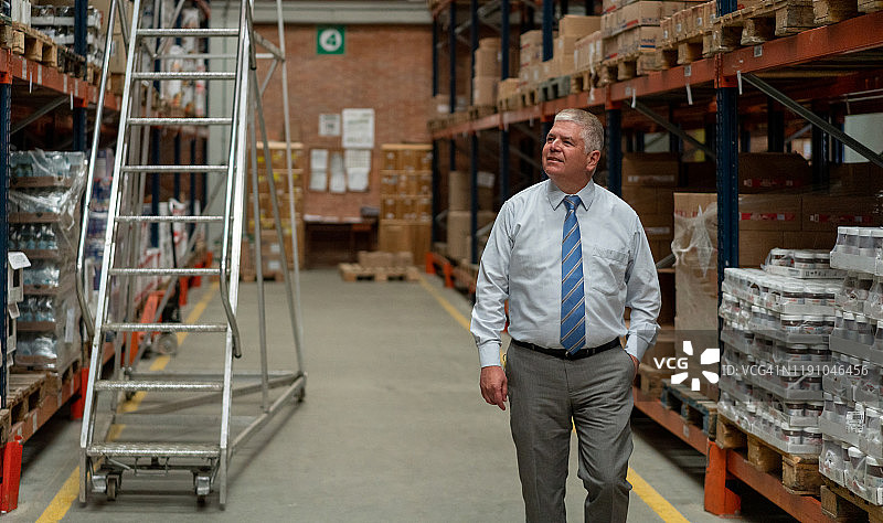 经理在食品厂工作图片素材