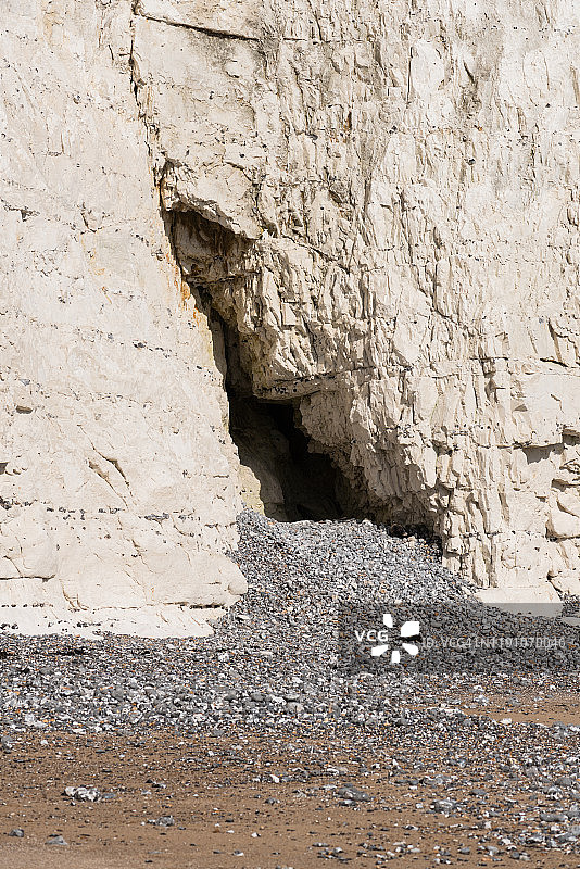 英国东萨塞克斯七姐妹崖的小洞穴图片素材