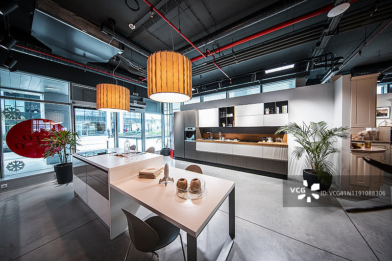 家居用品店内的餐厅和厨房空间设计图片素材