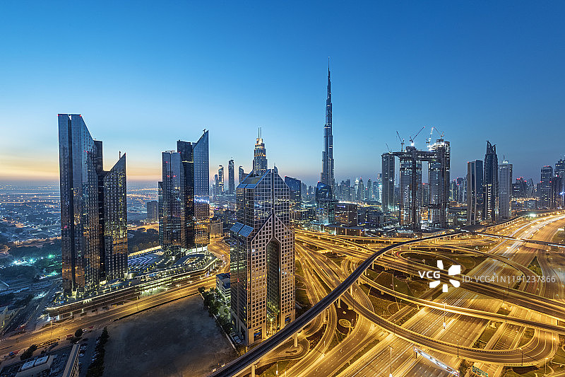 迪拜天际线——阿拉伯联合酋长国图片素材