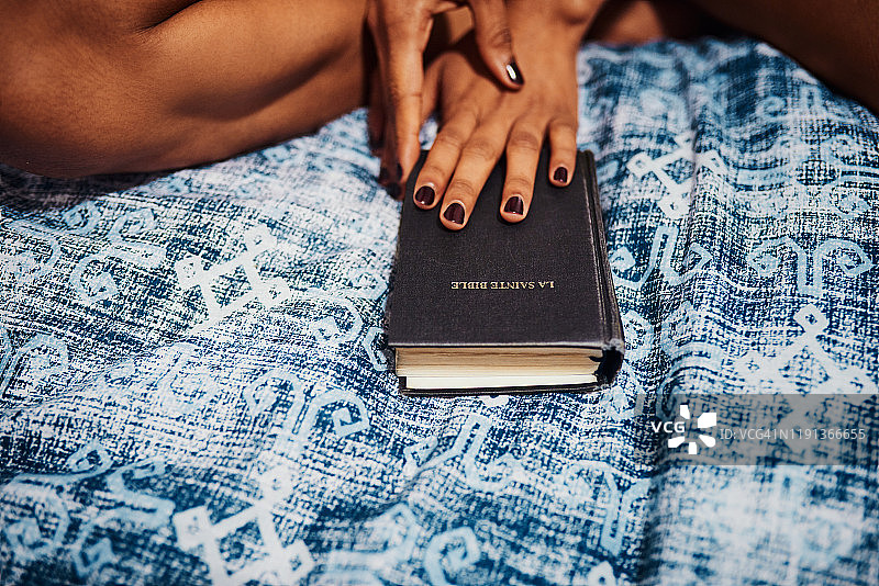 祈祷上帝助我通过考试图片素材