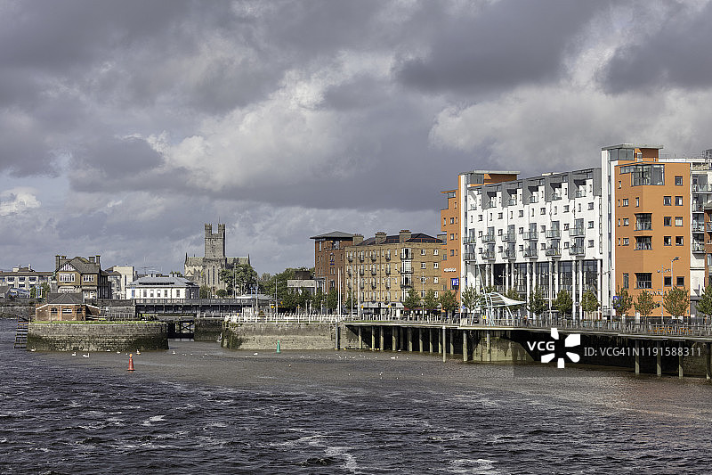 利默里克市和香农河图片素材