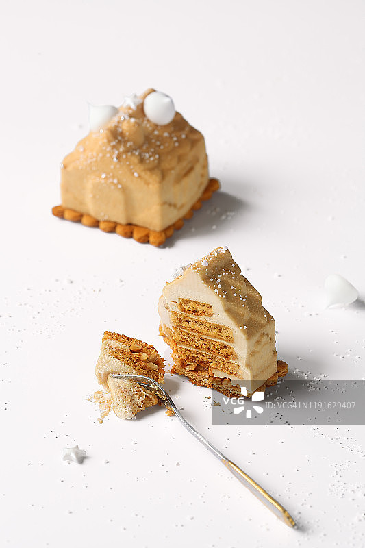 房屋造型蛋糕“蜂蜜蛋糕”图片素材