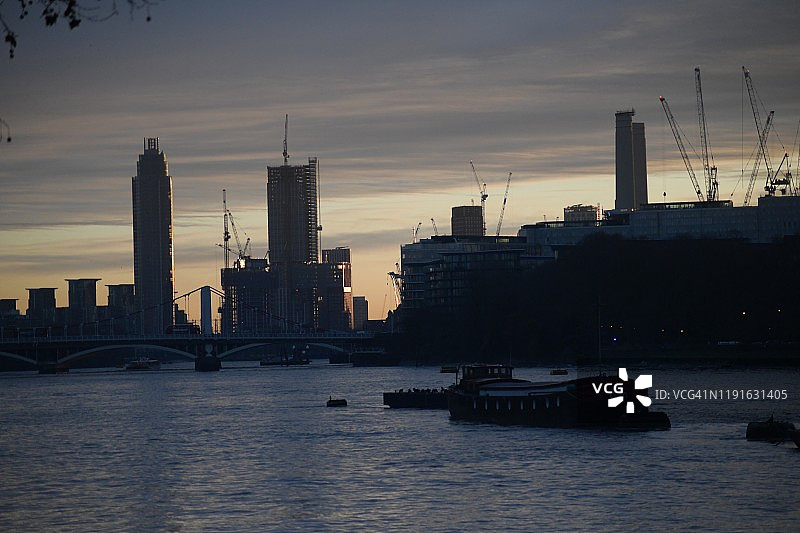 金色沃克斯豪尔日出图片素材