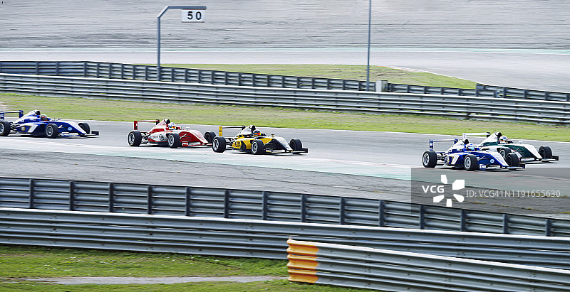 驾驶赛车的司机图片素材