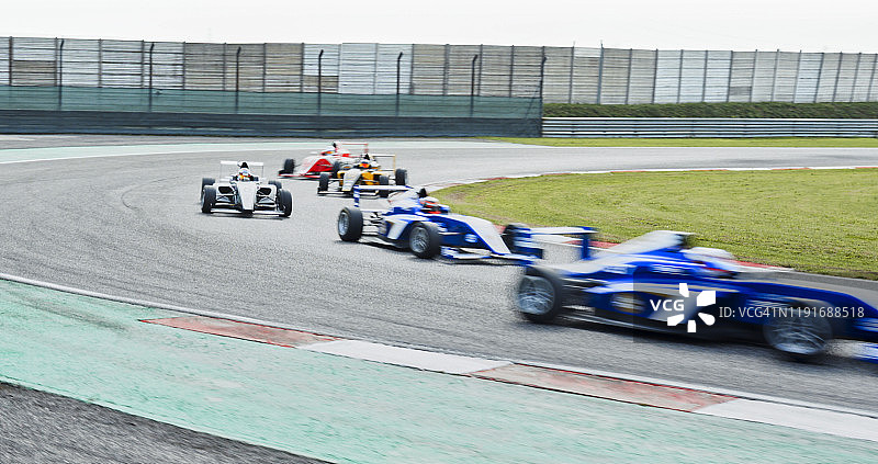 驾驶赛车的司机图片素材