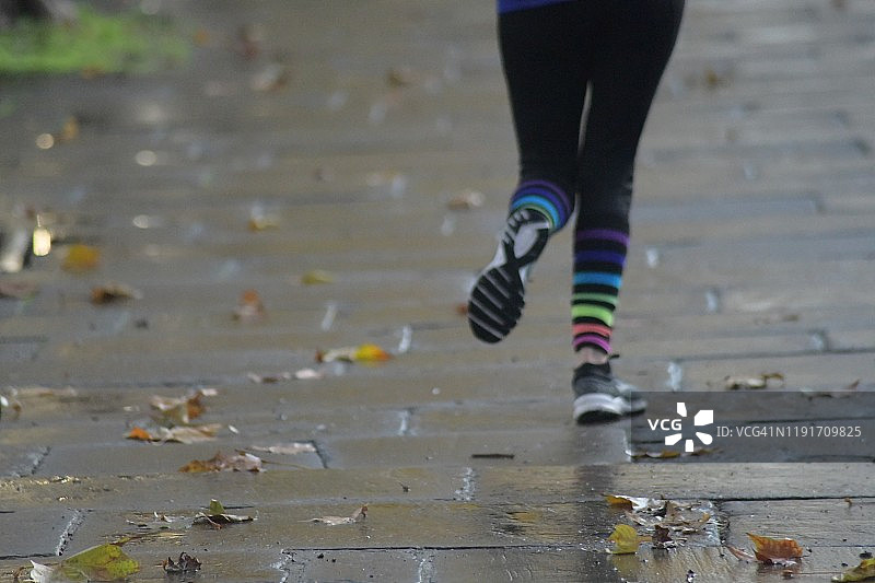 彩色袜子慢跑者图片素材