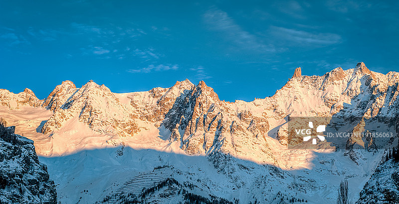 费雷谷，库马耶，勃朗峰图片素材