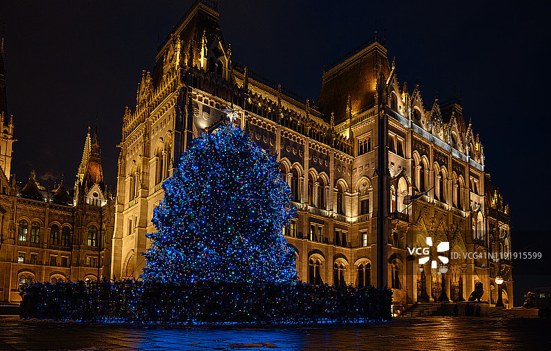 科苏特广场的圣诞树，布达佩斯图片素材