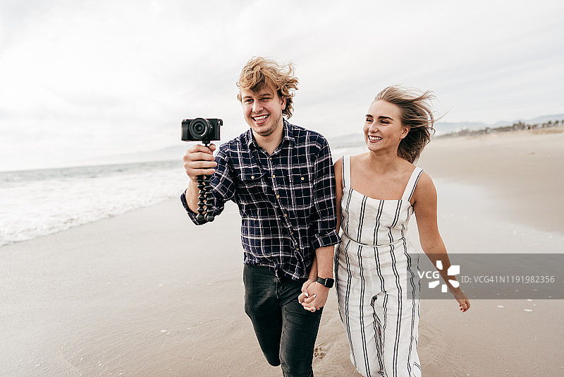 准备参加短片电影节的学生图片素材