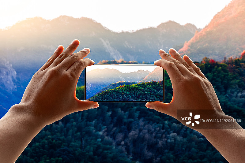 秋季用手机拍摄山脉图片素材