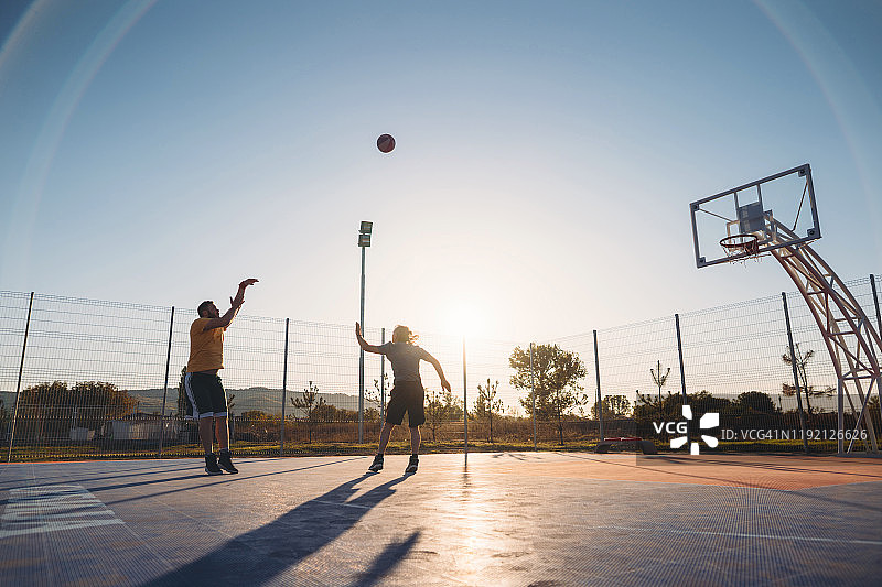 年长男士并非老翁图片素材