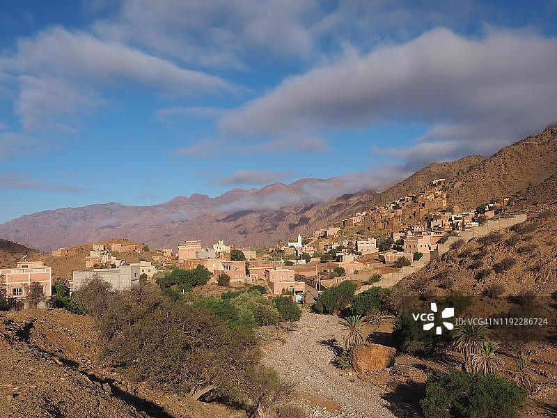 摩洛哥安提阿特拉斯山脉阿梅尔恩山谷的村庄图片素材