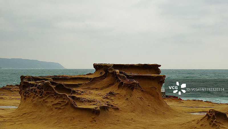 形状奇特的石头图片素材