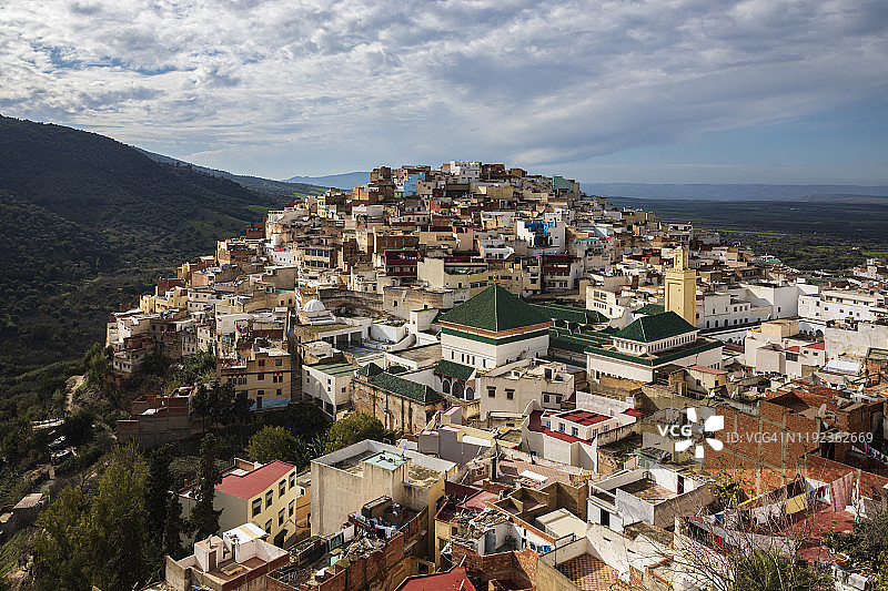 穆莱·伊德里斯圣城中伊德里斯一世墓的鸟瞰图图片素材