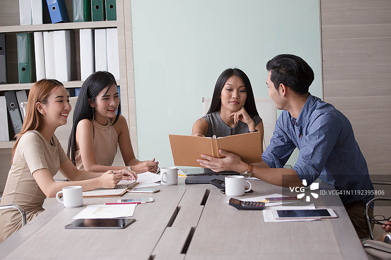 企业商务团队和经理在会议中图片素材