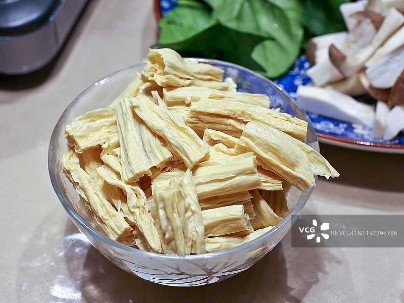 为新年夜火锅准备的豆腐皮图片素材