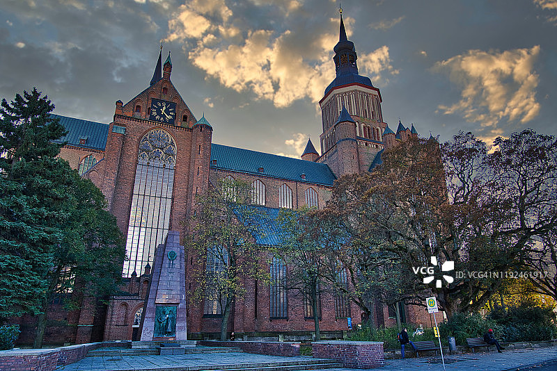 德国施特拉尔松的圣玛丽教堂图片素材