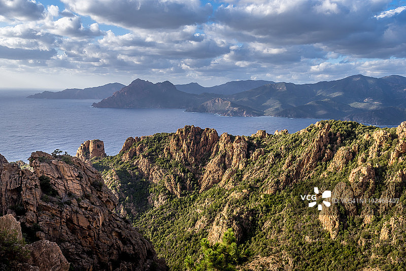 皮亚纳的卡兰克，具有特殊的岩层，科西嘉岛，法国，欧洲图片素材