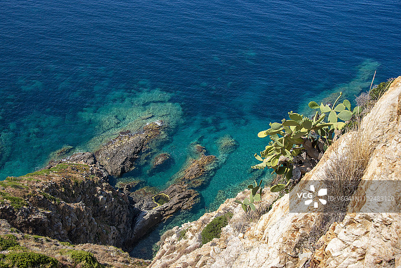 科西嘉岛菲卡约拉海滩附近风光，法国图片素材