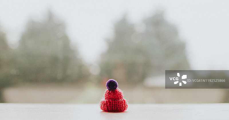 绒球帽图片素材