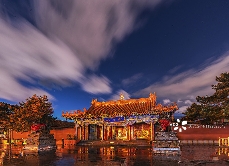 呼和浩特旧城的大召寺图片素材