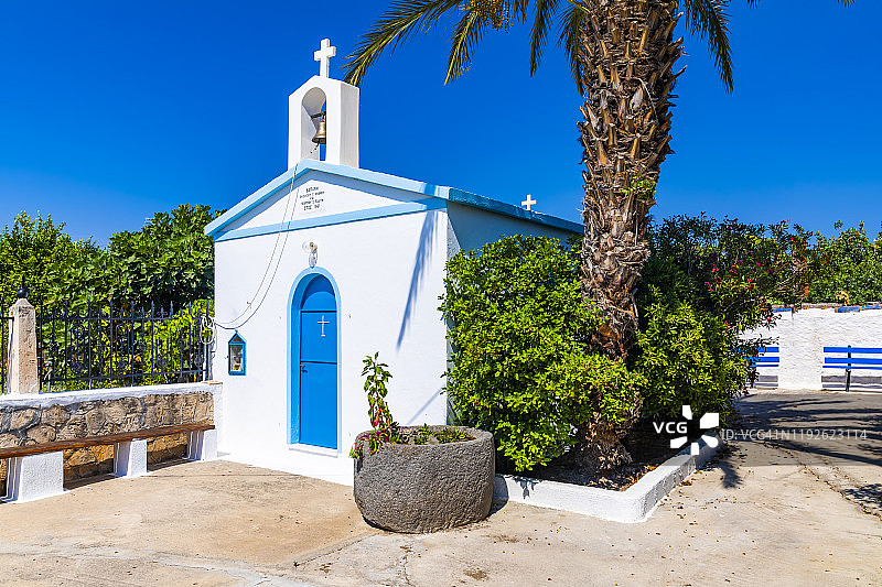 希腊埃伊纳岛的圣马马斯东正教教堂图片素材