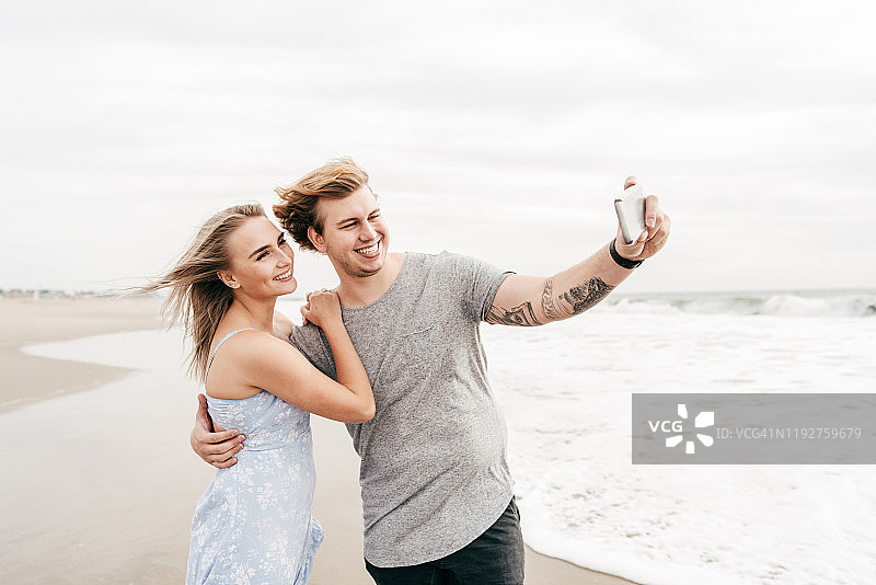 准备参加短片电影节的学生图片素材